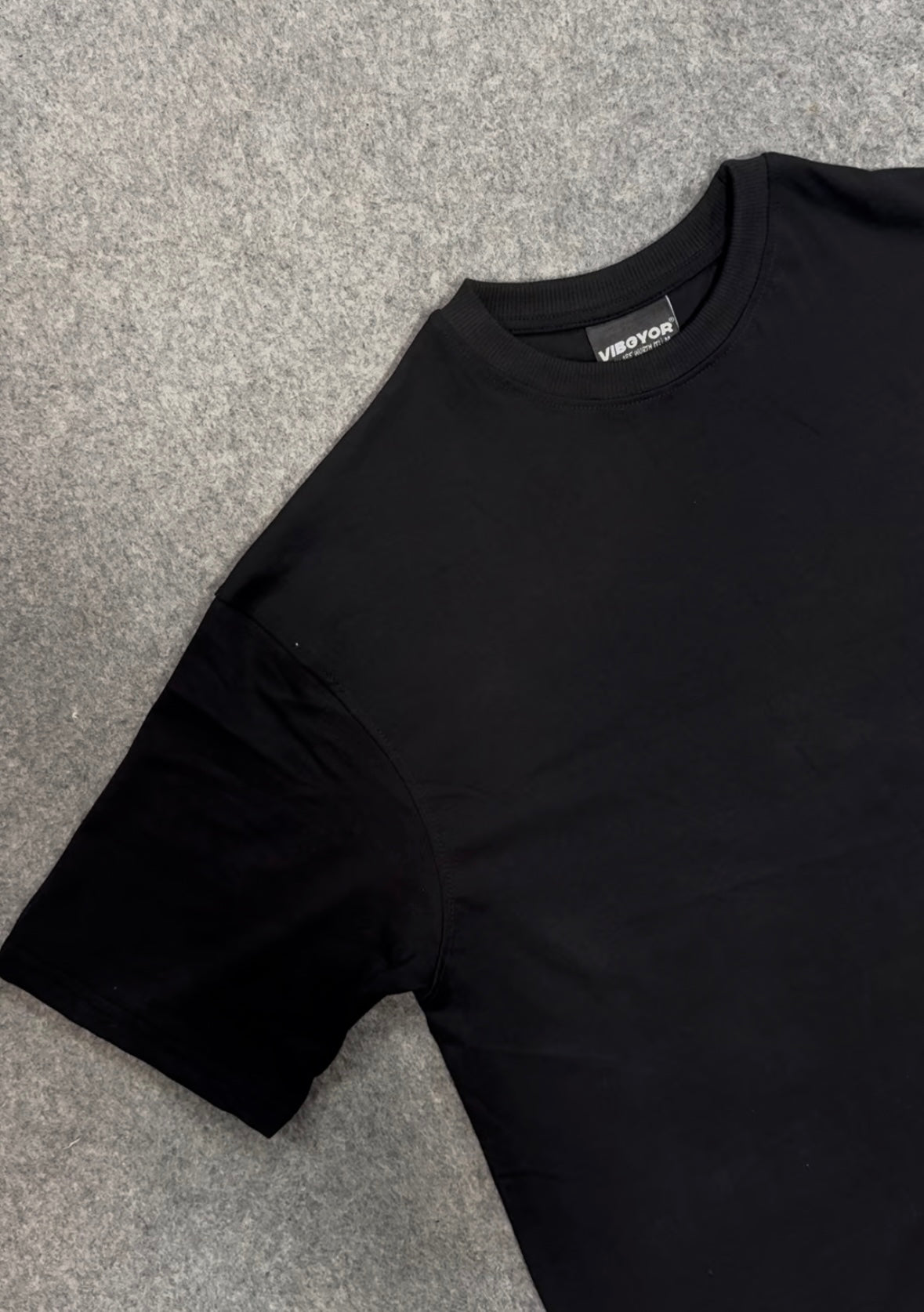 Oversized boxy tee in Black - Pakistan