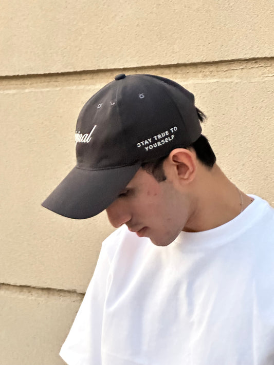 Grey Cap with Óriginal Embroidery