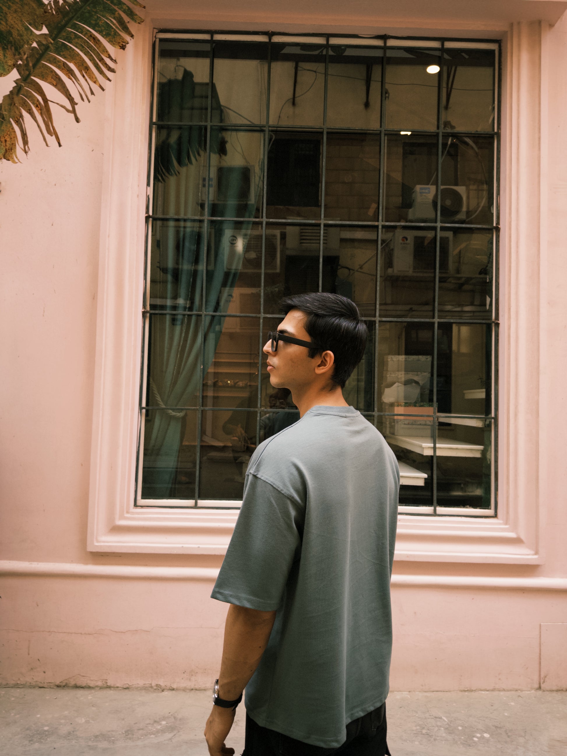 Oversized boxy tee in Moss Green - Pakistan