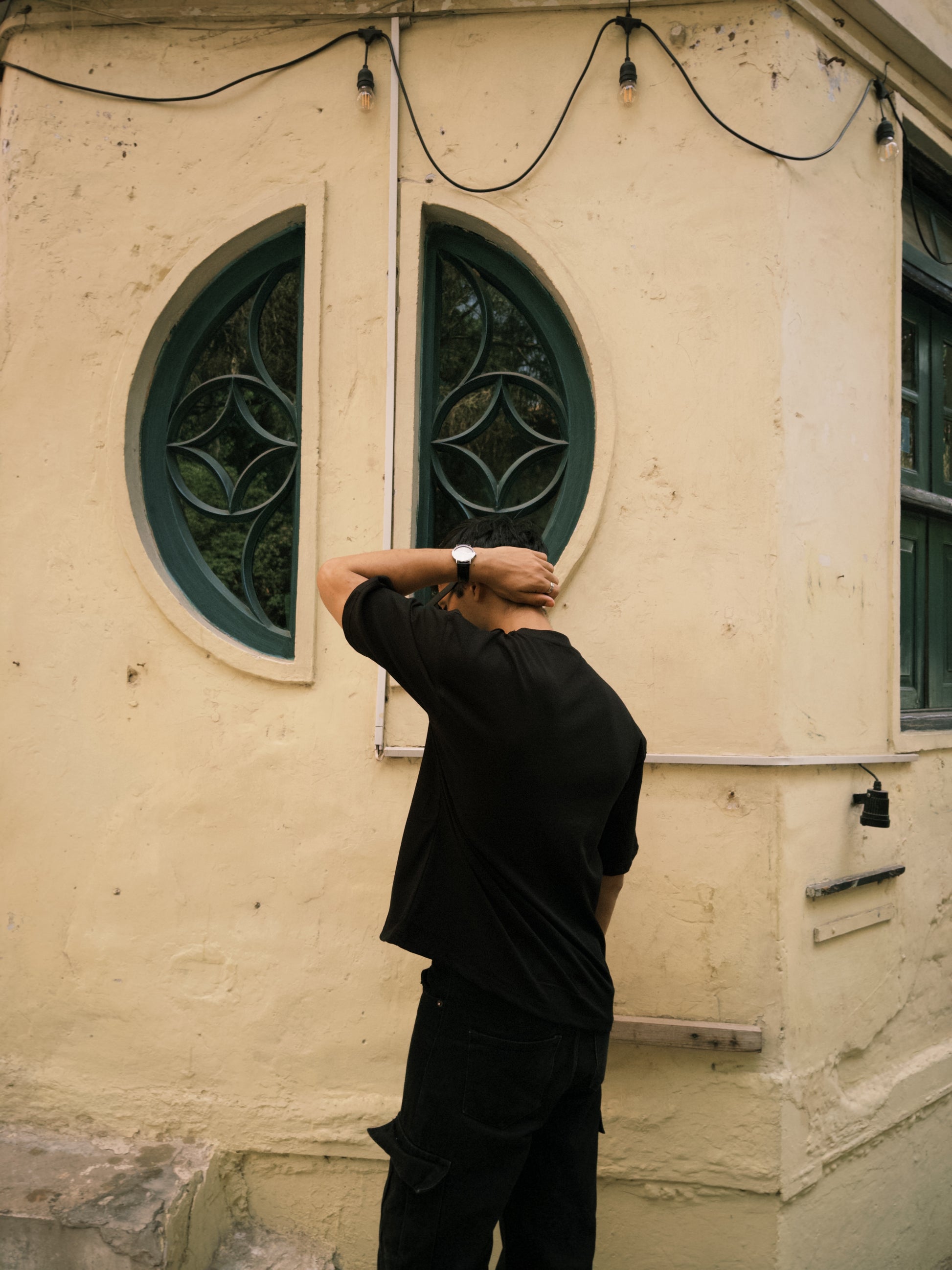 Oversized boxy tee in Black - Pakistan
