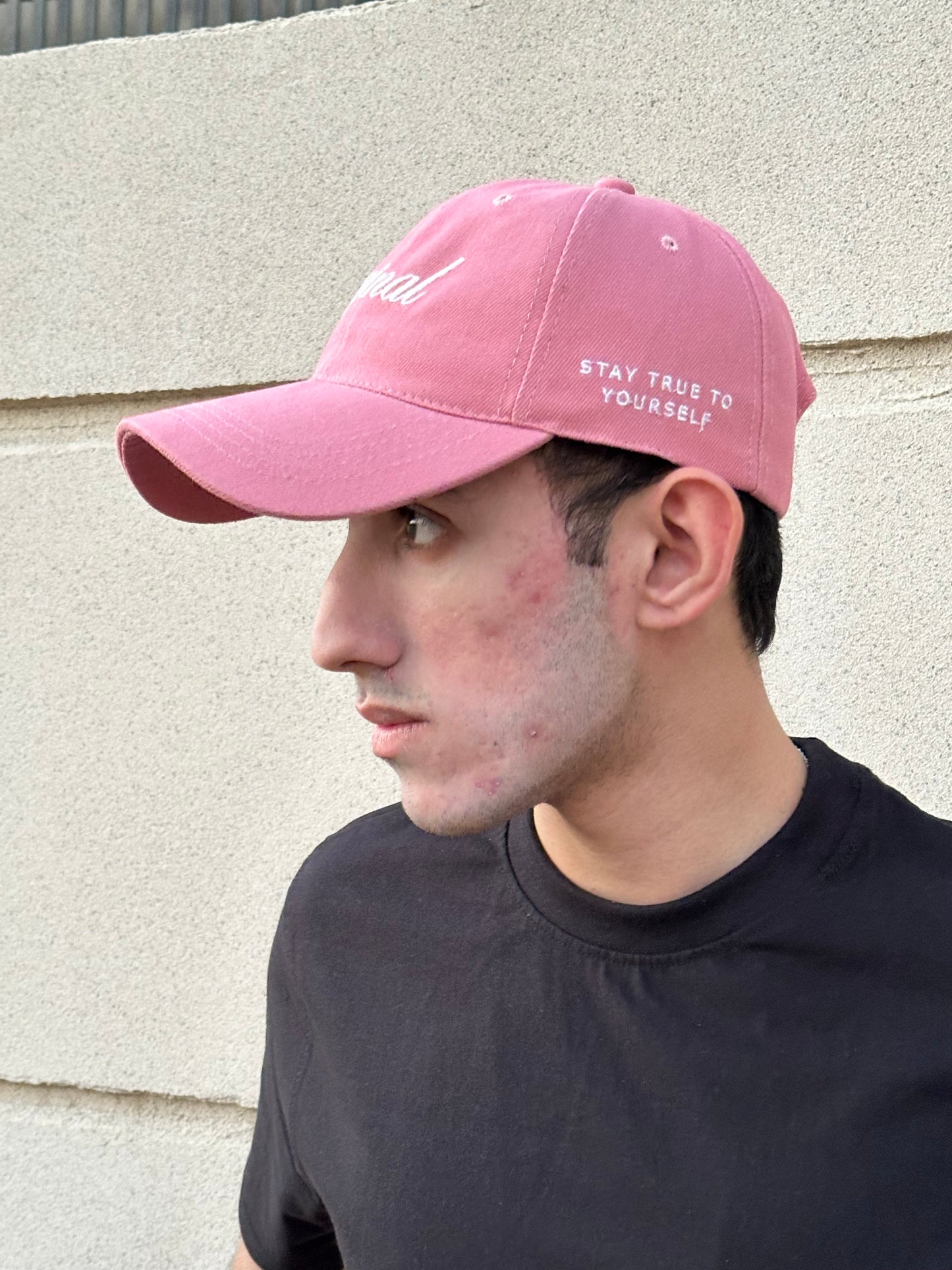 Coral Cap with Óriginal Embroidery