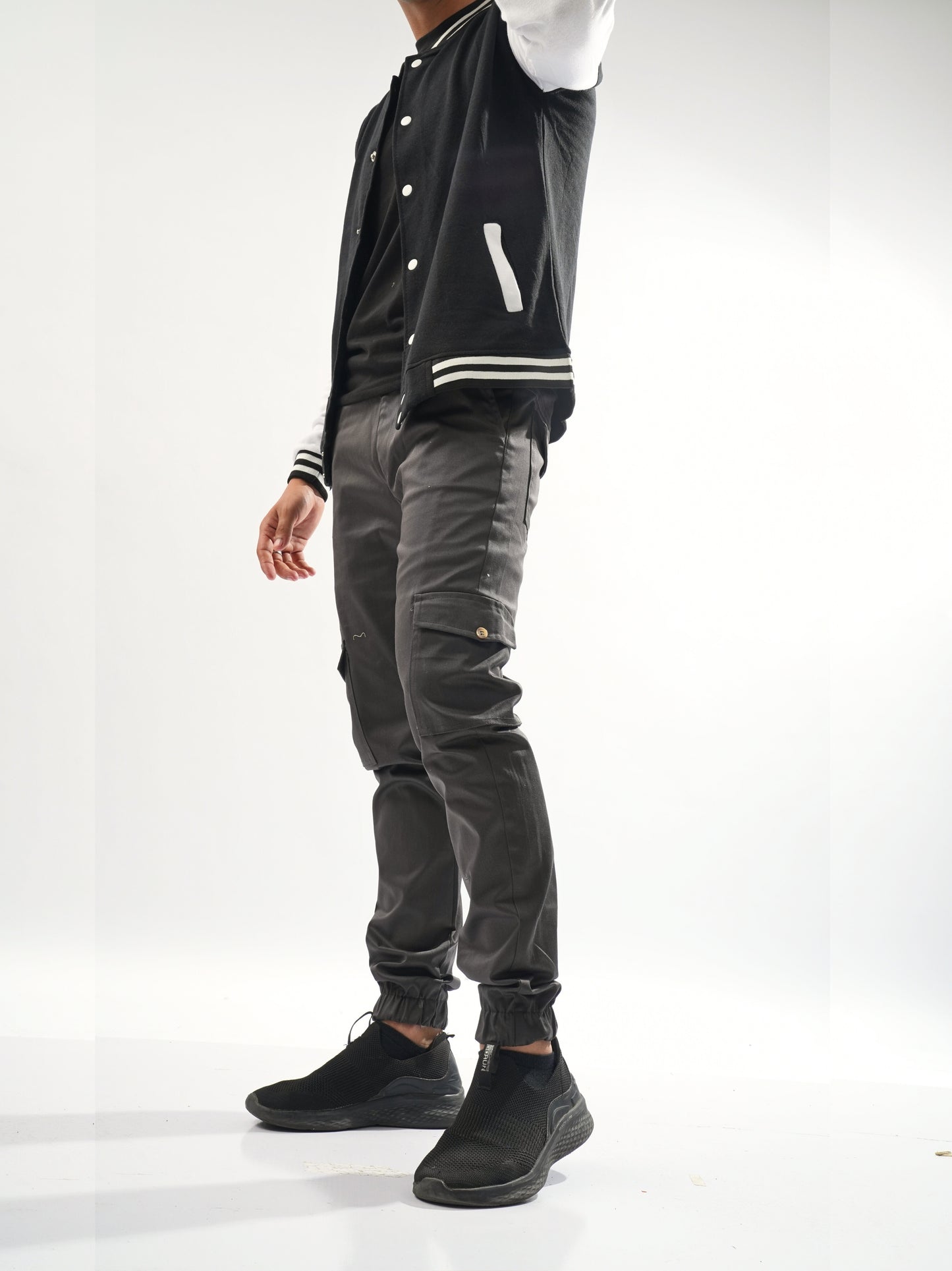 Men’s Regular Fit Cargo Trousers in Grey – Pakistan