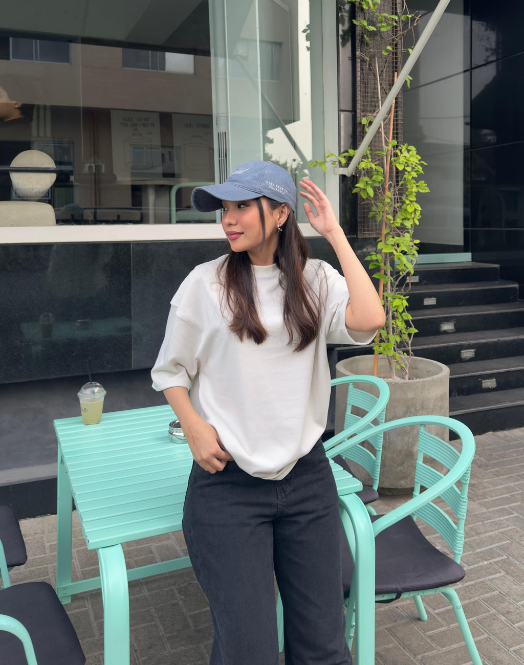 Oversized boxy tee in White - Pakistan