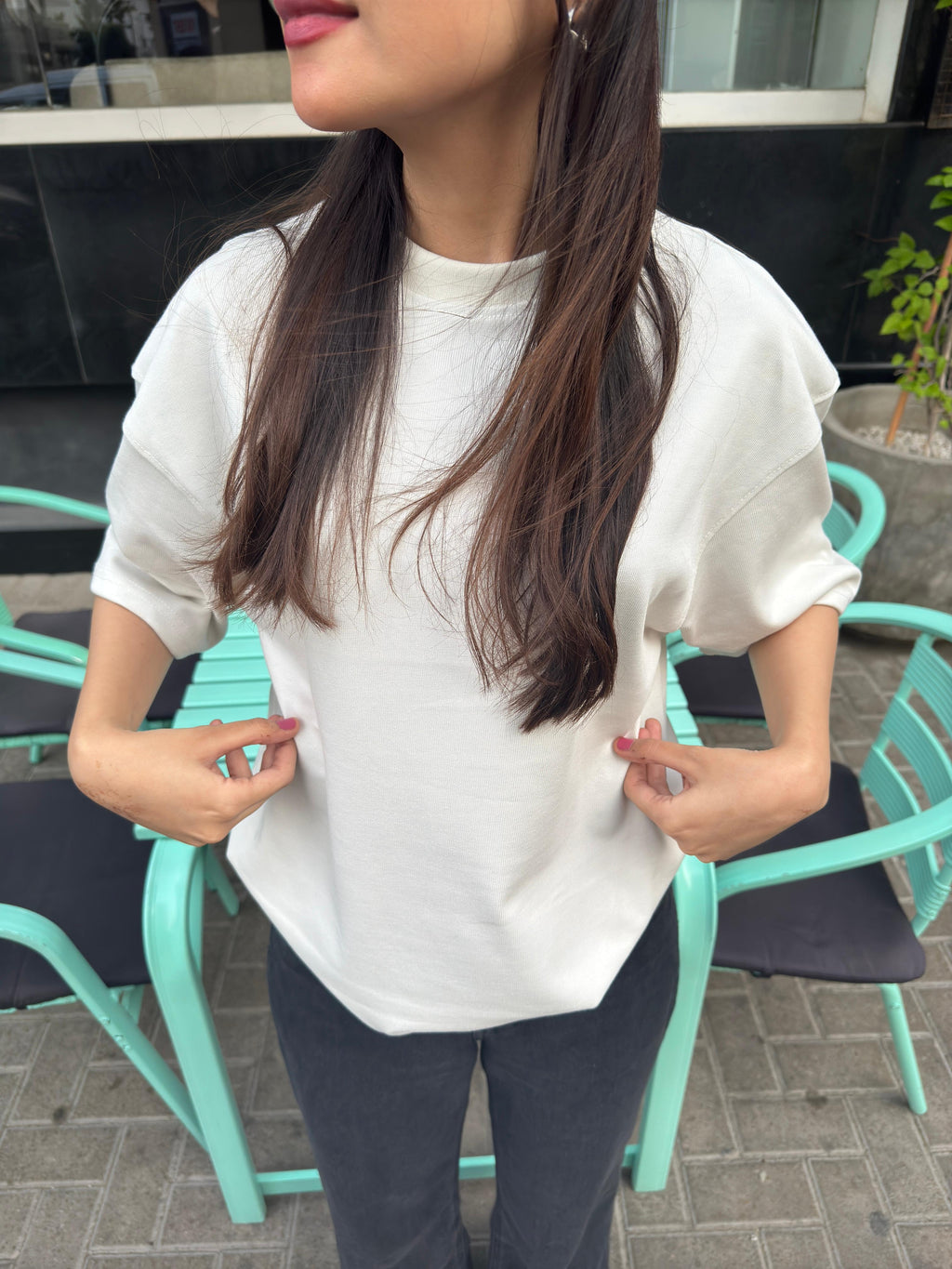 Oversized boxy tee in White - Pakistan