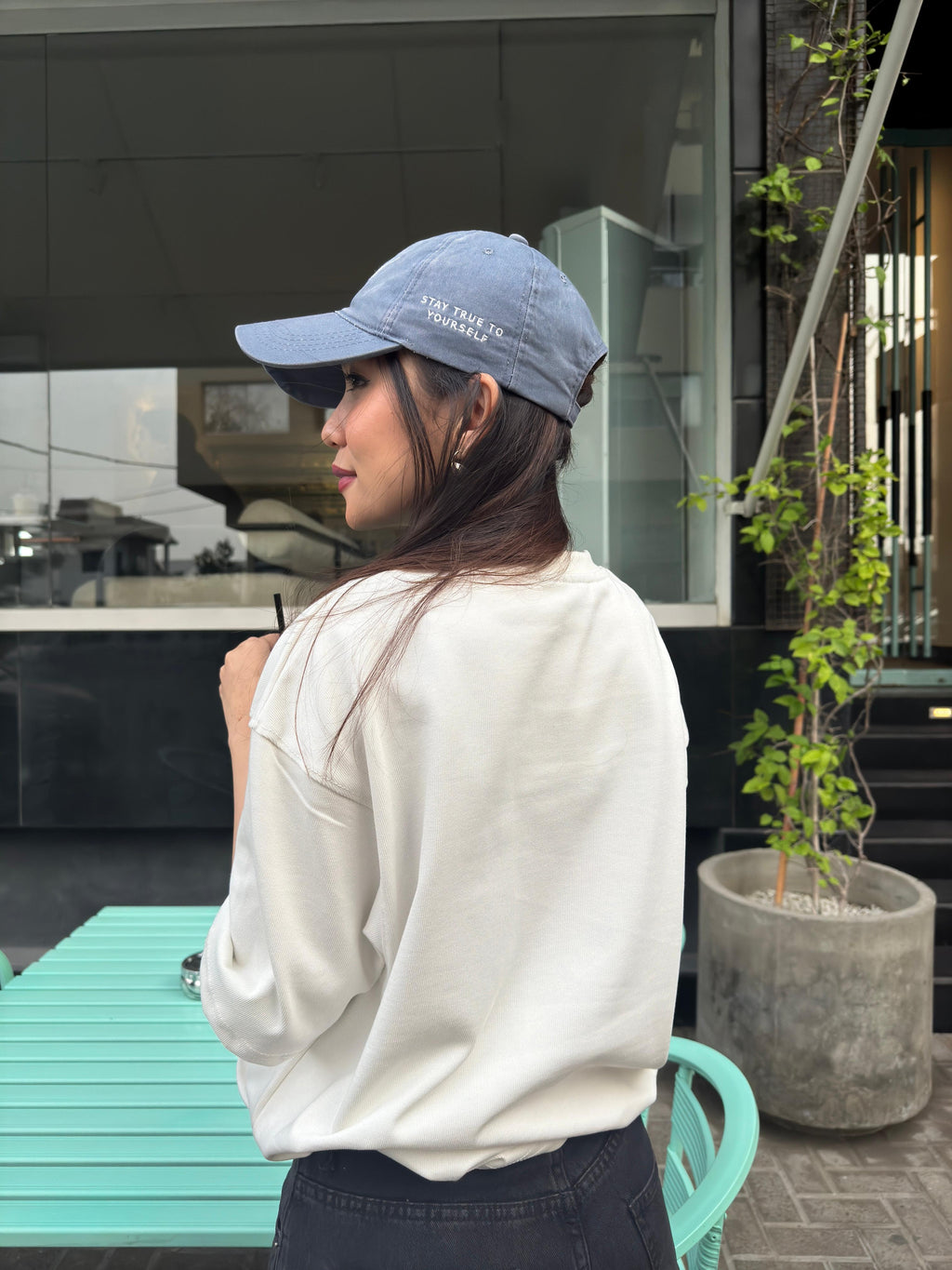 Oversized boxy tee in White - Pakistan