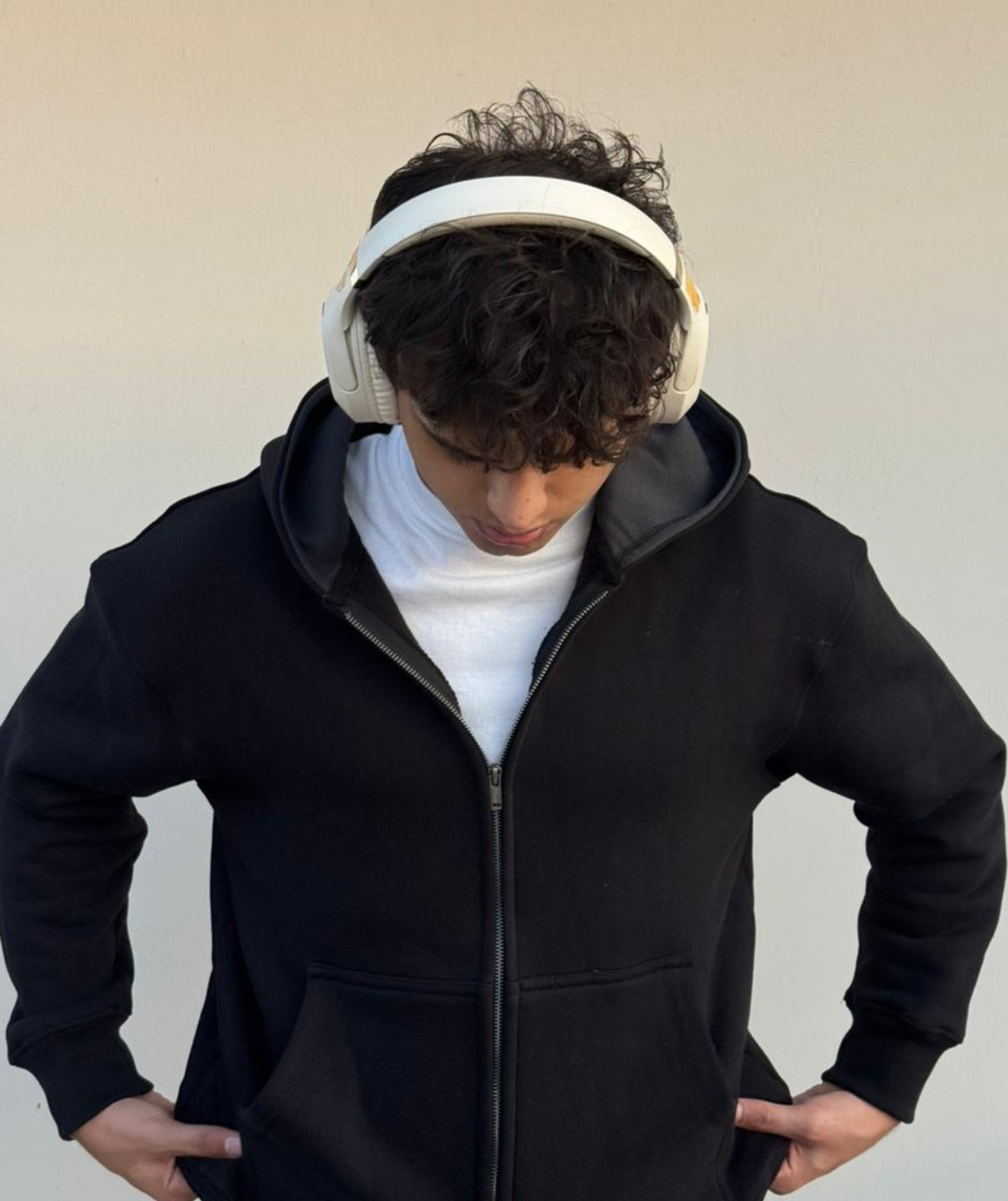 zipper black hoodie in oversized made in Pakistan